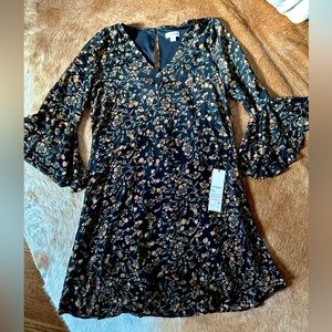 Calvin Klein Size 10 Shift Dress with 3/4 Bell Sleeves